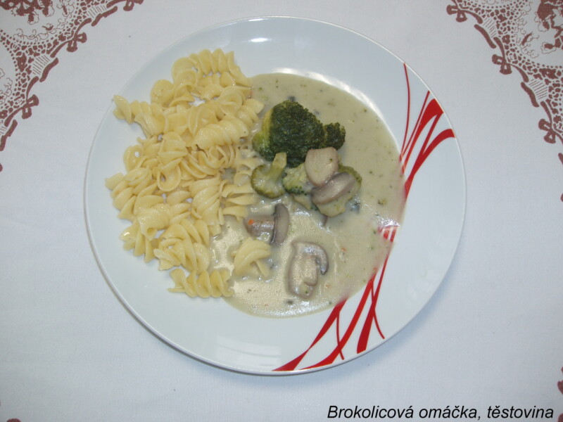 Brokolicová omáčka, těstovina